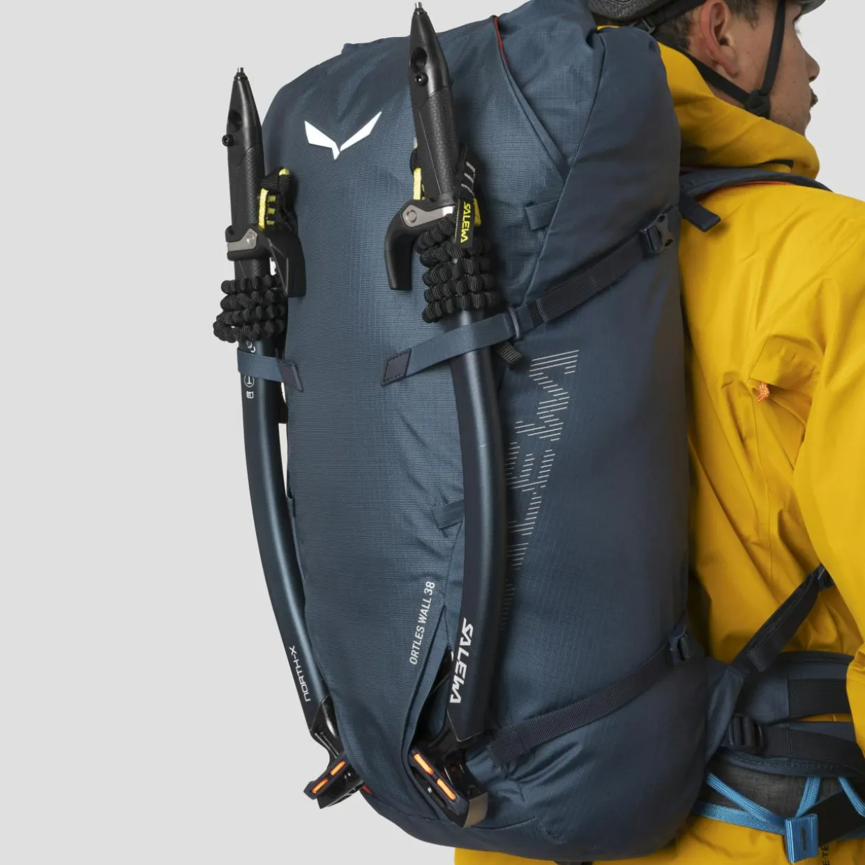 Ortles Wall 38L Backpack